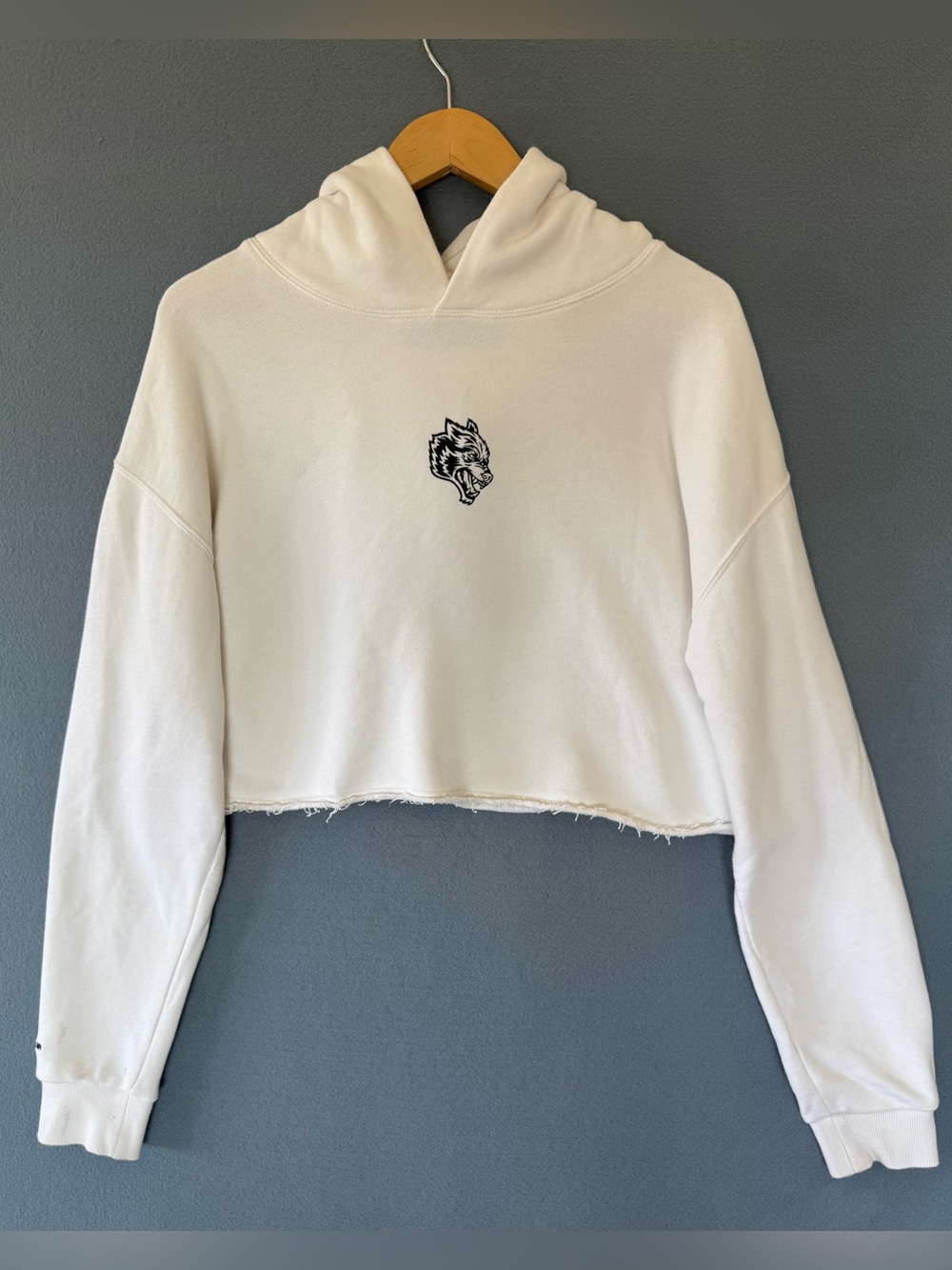 Darc Sport SHE Wolves Forever Cropped Hoodie white Size L